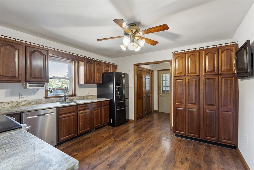Pepperell, Massachusetts, 01463, United States, 3 Bedrooms Bedrooms, ,2 BathroomsBathrooms,Residential,For Sale,1942837
