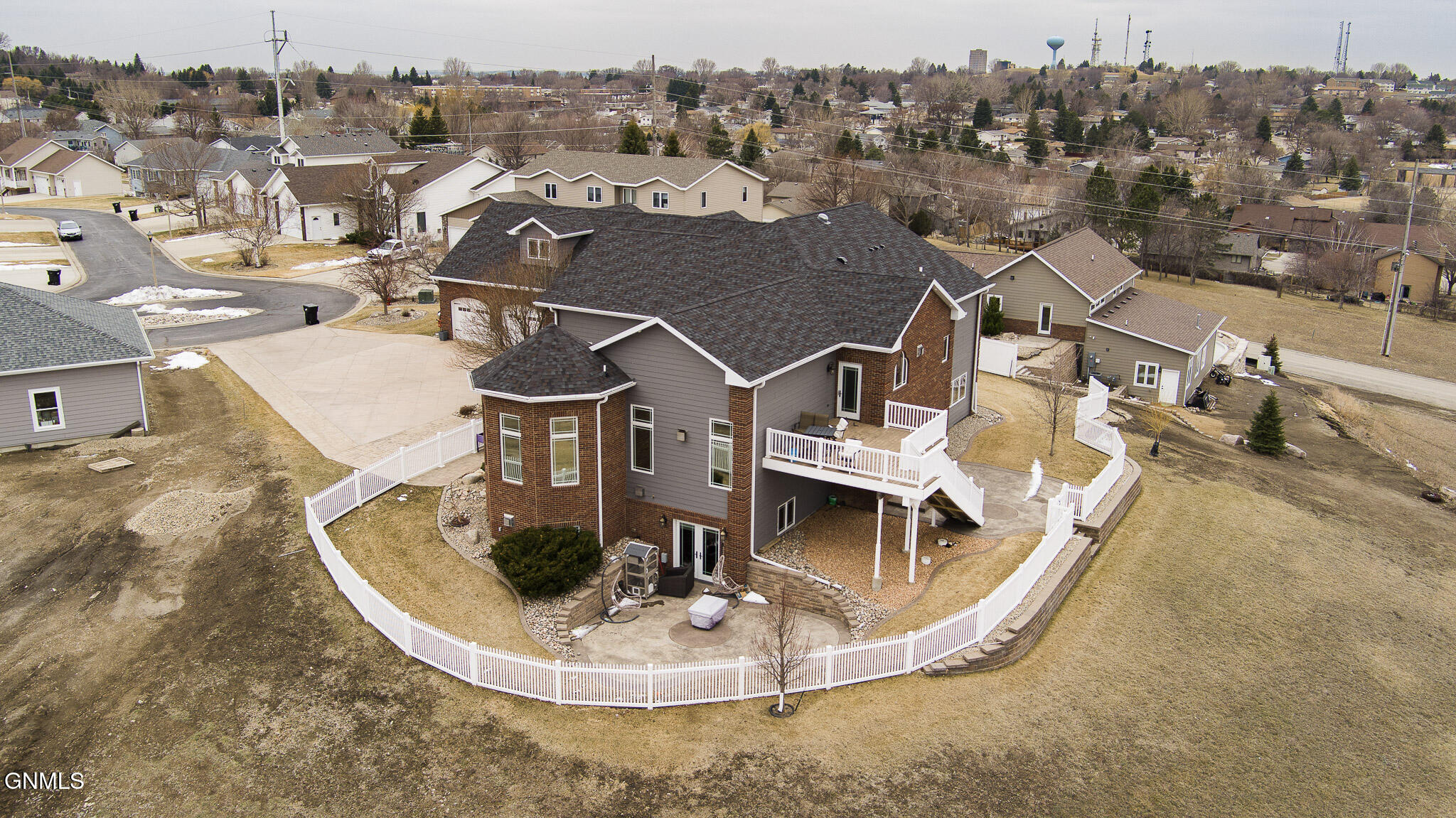 Bismarck, North Dakota, 58501, United States, 4 Bedrooms Bedrooms, ,4 BathroomsBathrooms,Residential,For Sale,2038873