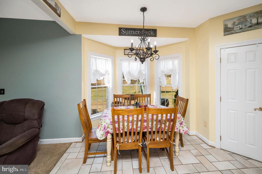 Sumerduck, Virginia, 22742, United States, 4 Bedrooms Bedrooms, ,5 BathroomsBathrooms,Residential,For Sale,2048793