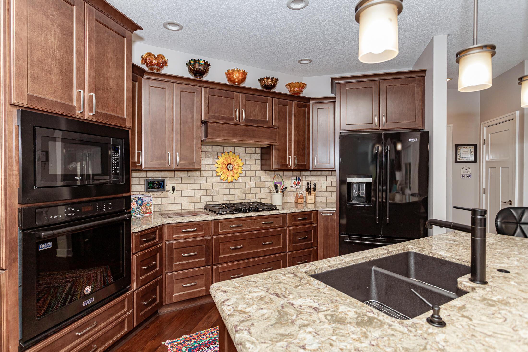 Huxley, Iowa, 50124, United States, 3 Bedrooms Bedrooms, ,4 BathroomsBathrooms,Residential,For Sale,1976803