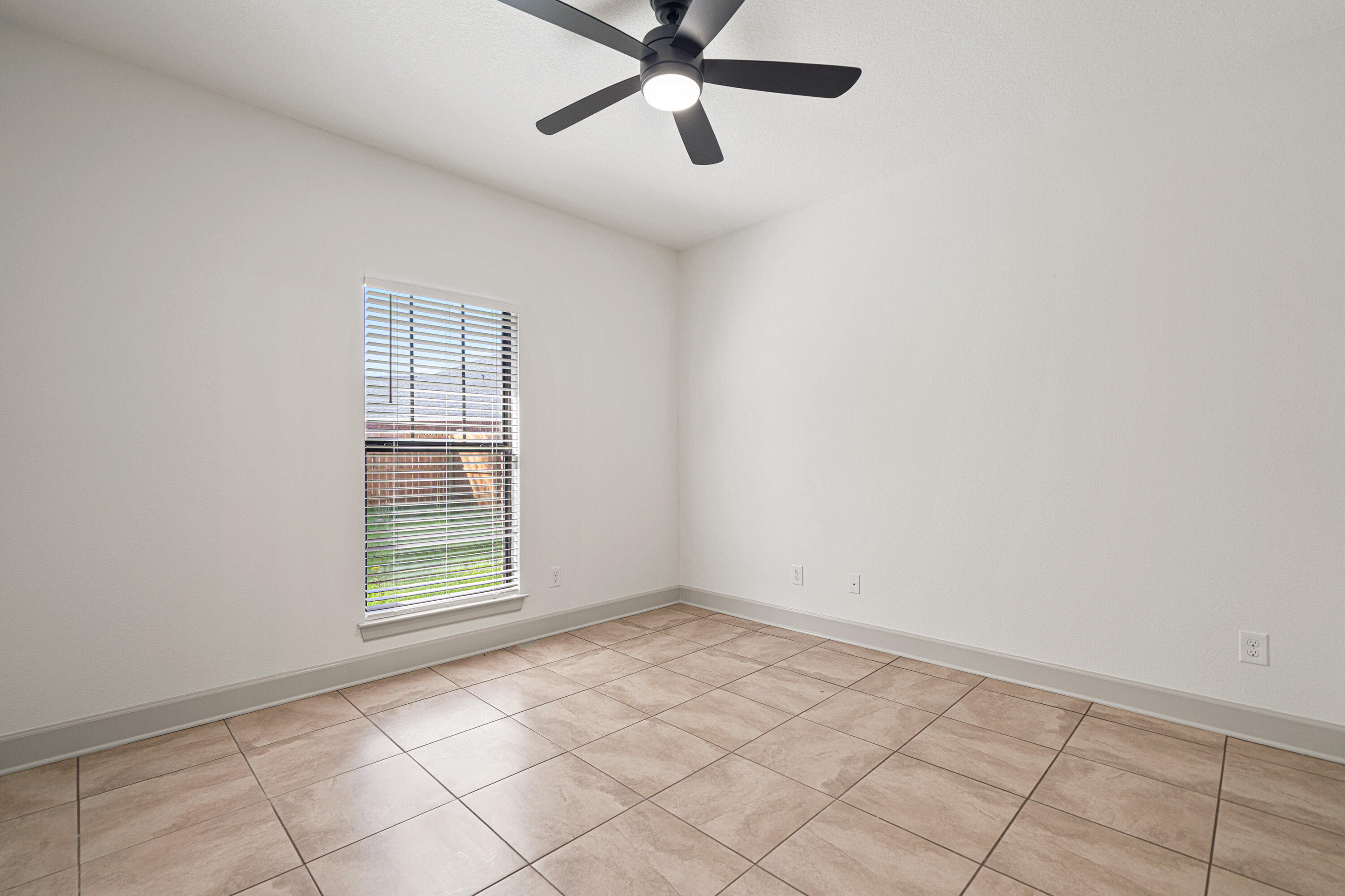 Crestview, Florida, 32536, United States, 5 Bedrooms Bedrooms, ,5 BathroomsBathrooms,Residential,For Sale,1906296