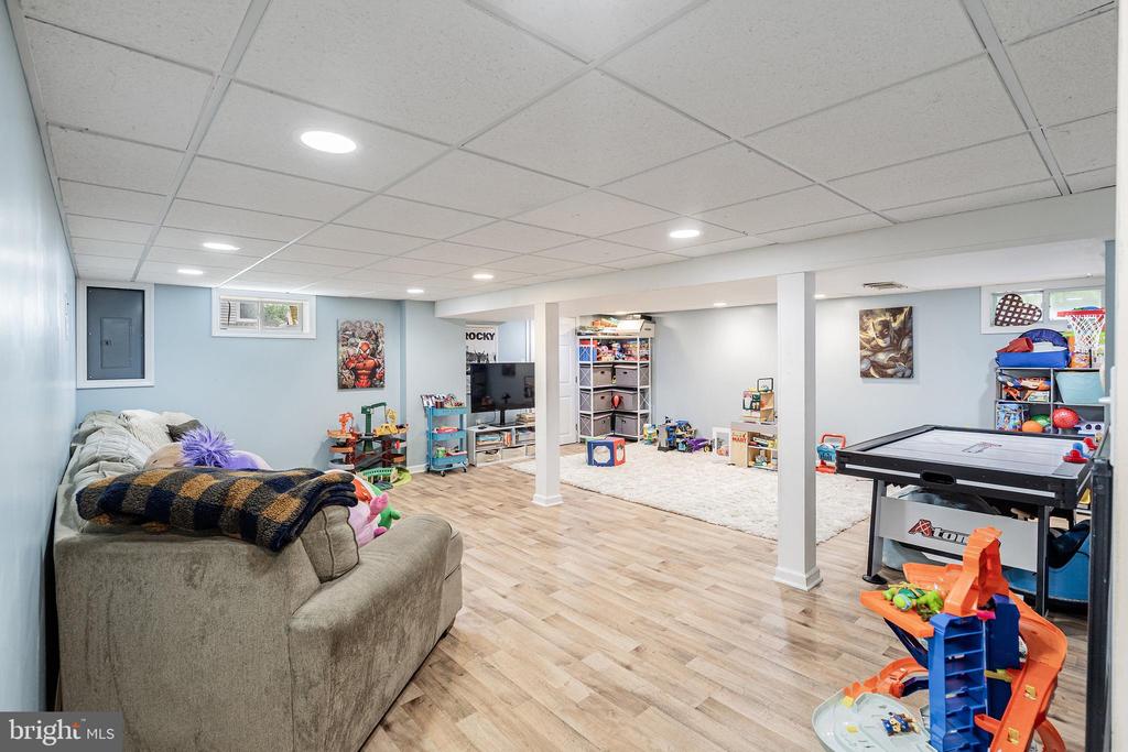New Egypt, New Jersey, 08533, United States, 4 Bedrooms Bedrooms, ,3 BathroomsBathrooms,Residential,For Sale,1928612