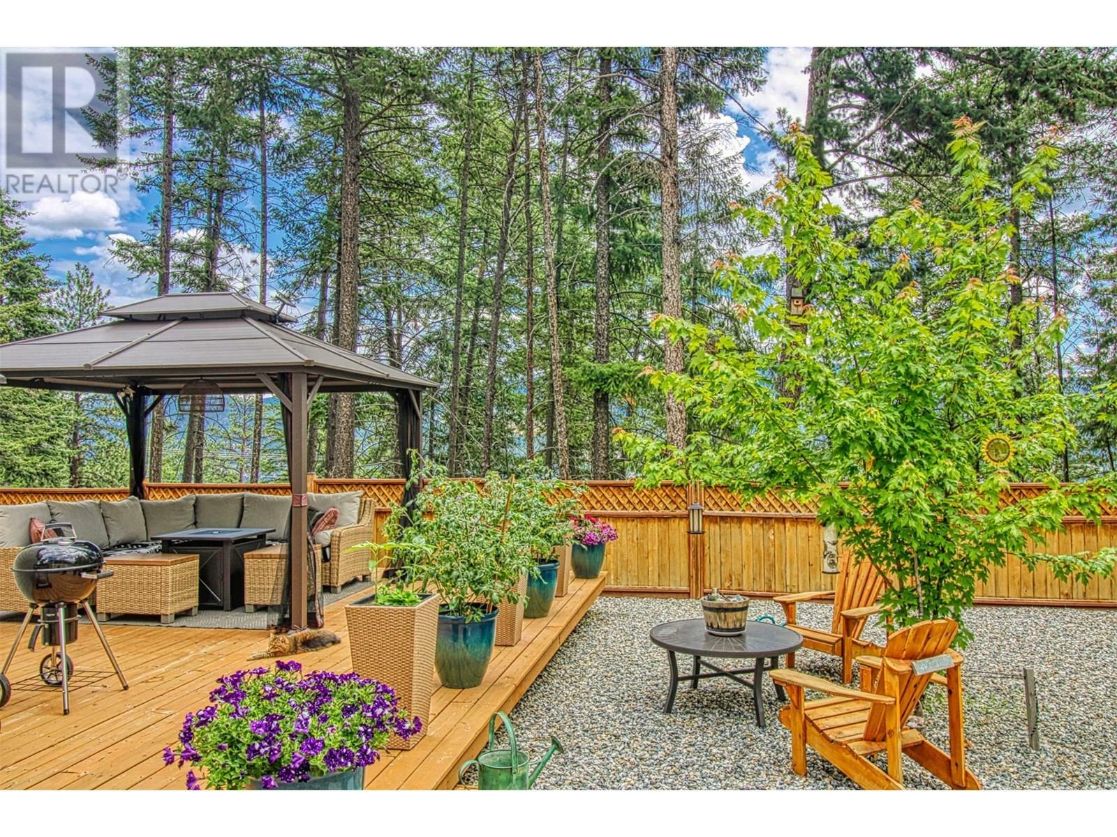 KELOWNA, British Columbia, V1Z 3W4, CA, 5 Bedrooms Bedrooms, ,3 BathroomsBathrooms,Residential,For Sale,1876914