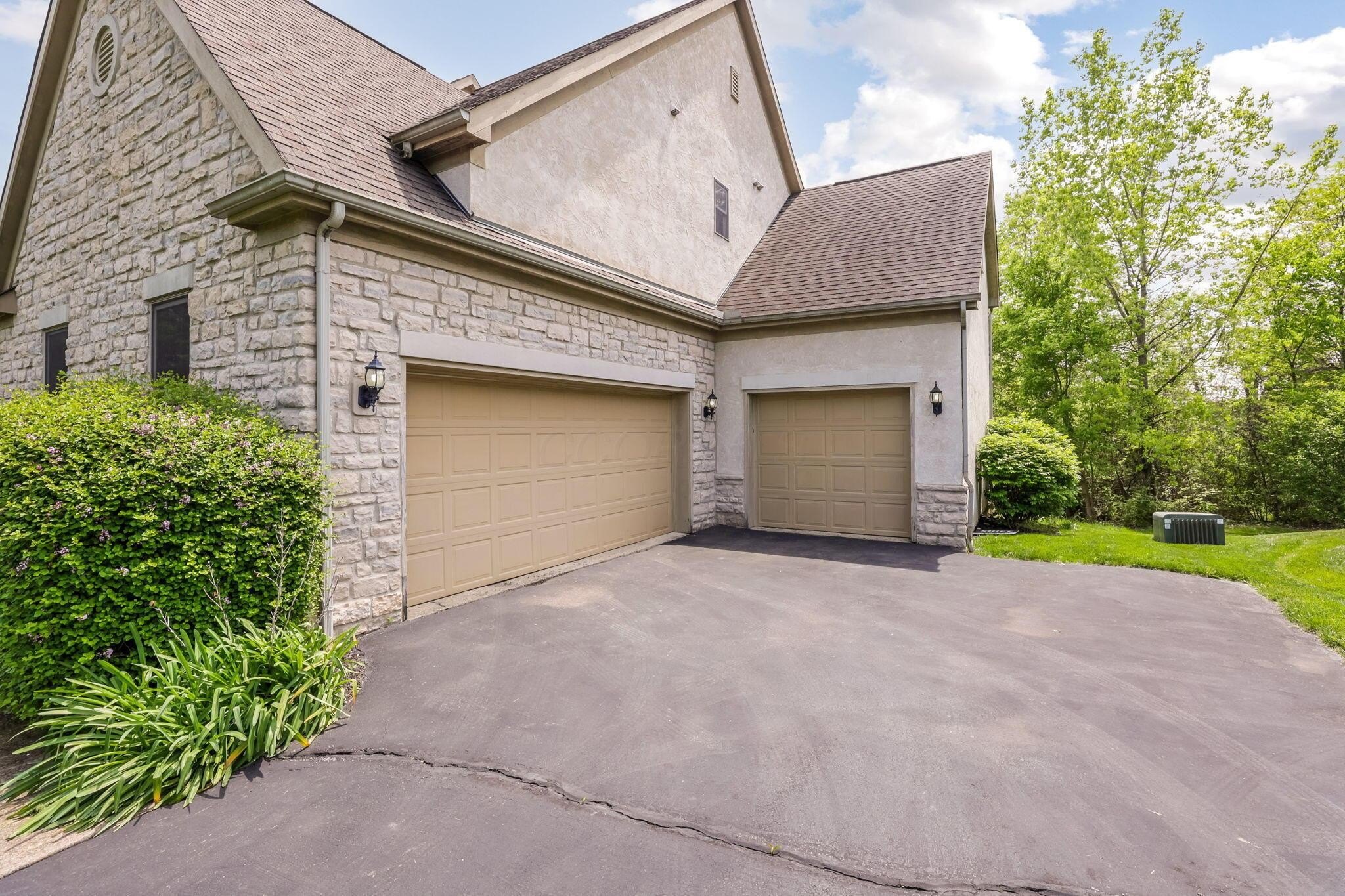 Blacklick, Ohio, 43004, United States, 4 Bedrooms Bedrooms, ,4 BathroomsBathrooms,Residential,For Sale,1860934