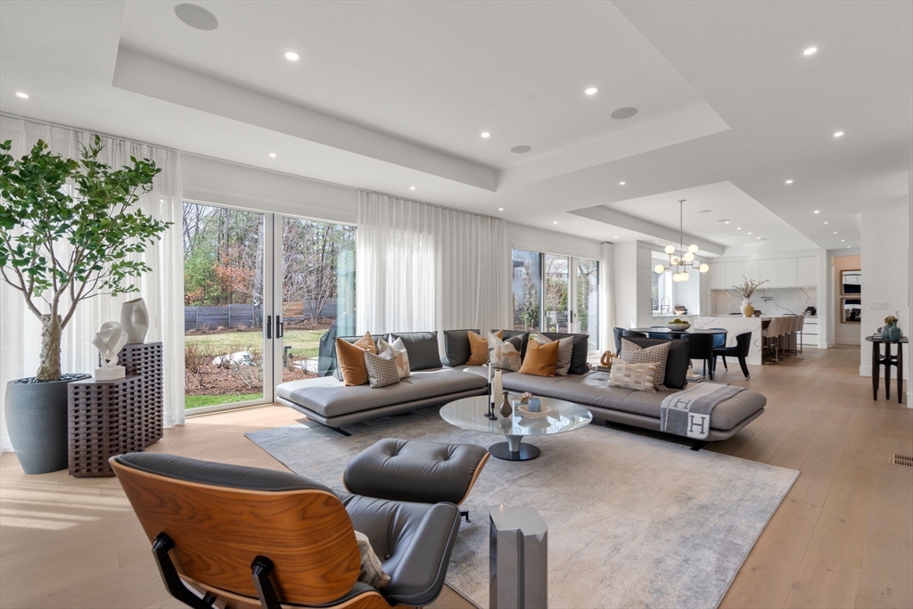 Weston, Massachusetts, 02493, United States, 6 Bedrooms Bedrooms, ,8 BathroomsBathrooms,Residential,For Sale,1946970