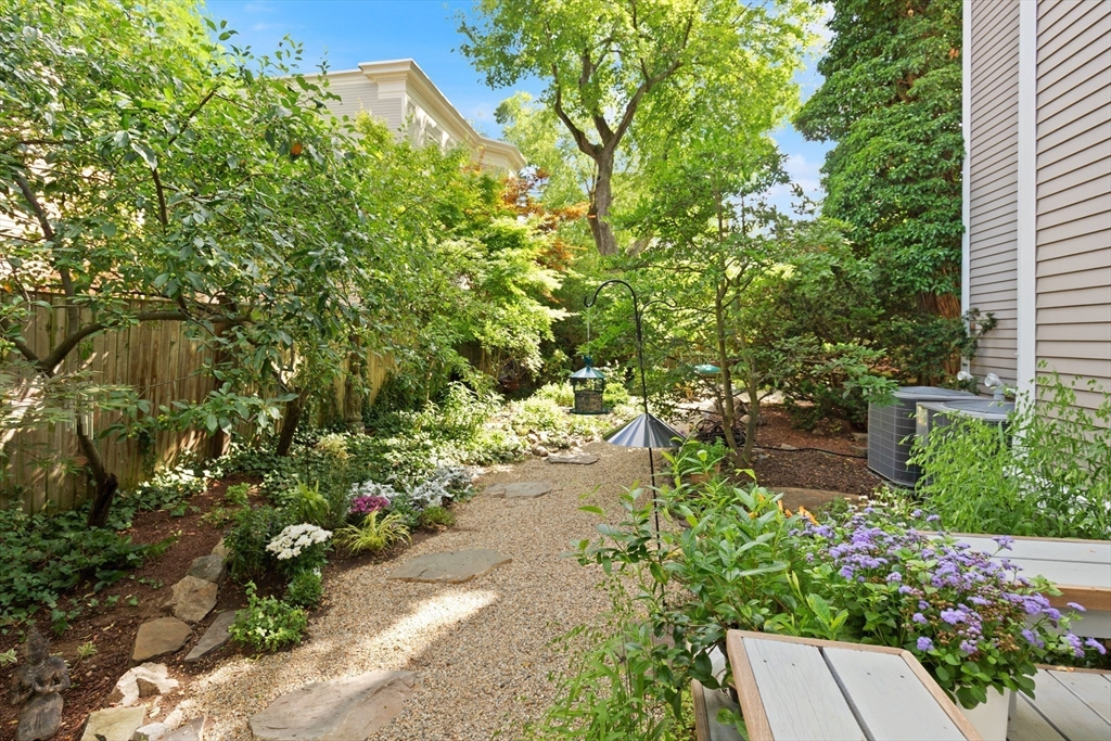 Cambridge, Massachusetts, 02138, United States, 5 Bedrooms Bedrooms, ,5 BathroomsBathrooms,Residential,For Sale,1908267