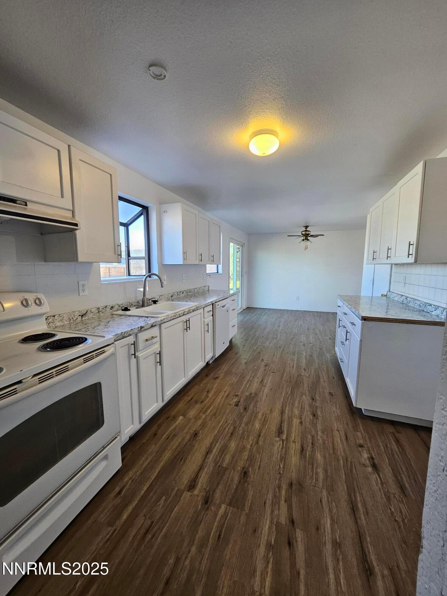 Gardnerville, Nevada, 89460, United States, 3 Bedrooms Bedrooms, ,3 BathroomsBathrooms,Residential,For Sale,1987753