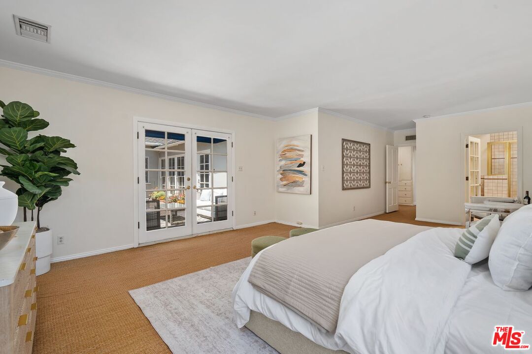 Los Angeles, California, 90049, United States, 3 Bedrooms Bedrooms, ,3 BathroomsBathrooms,Residential,For Sale,1902649