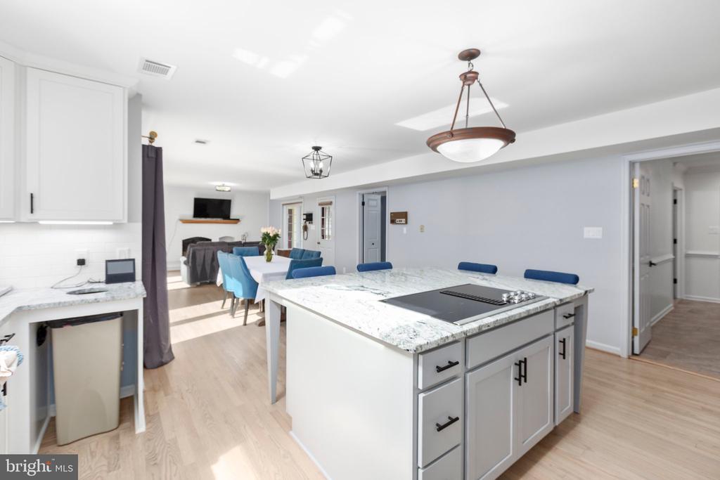 Fredericksburg, Virginia, 22407, United States, 4 Bedrooms Bedrooms, ,4 BathroomsBathrooms,Residential,For Sale,1849962