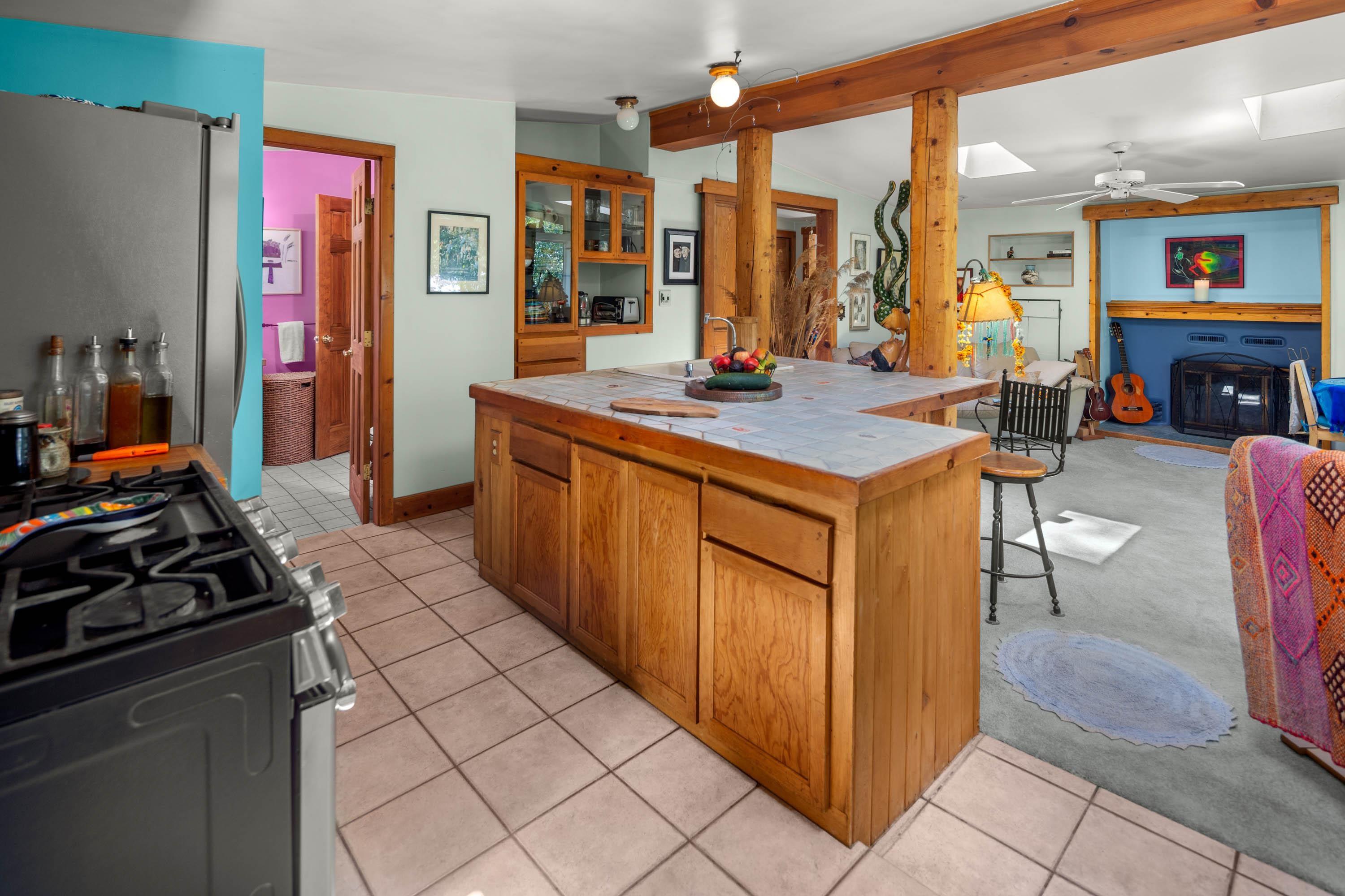 Questa, New Mexico, 87556, United States, 2 Bedrooms Bedrooms, ,3 BathroomsBathrooms,Residential,For Sale,1916841