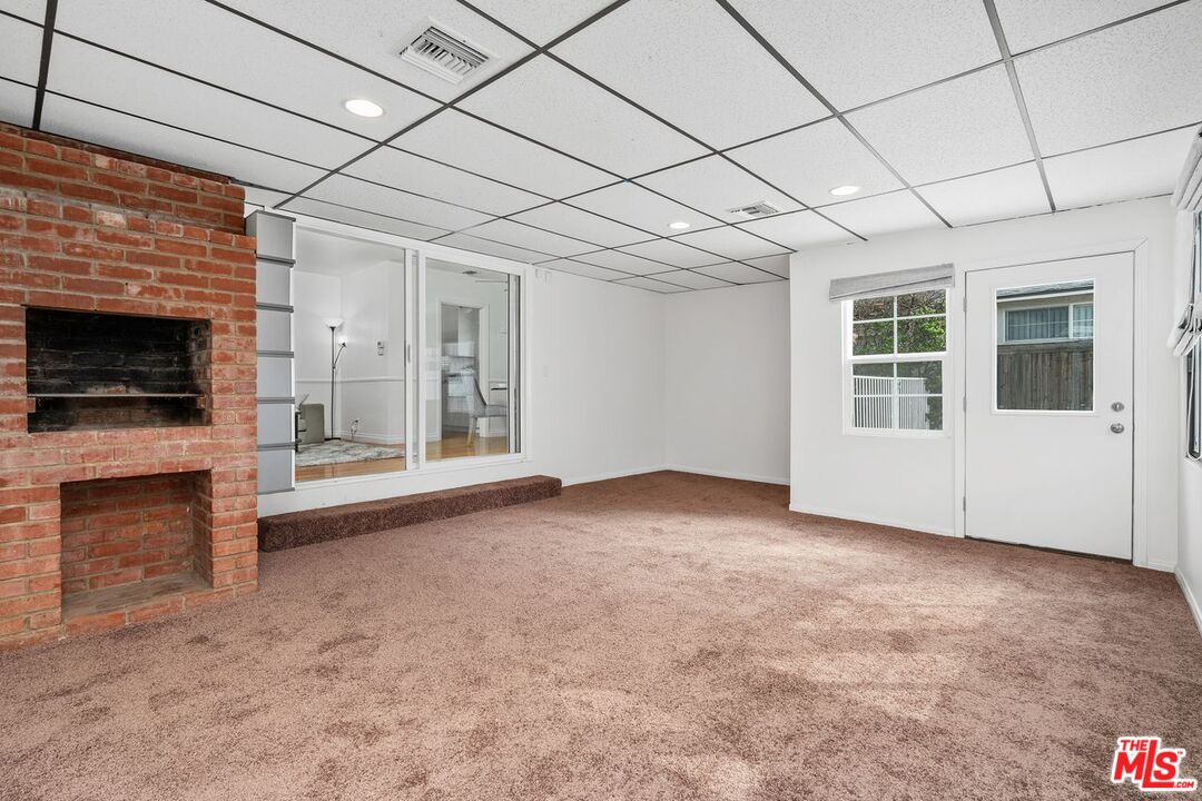 Lake Balboa, California, 91406, United States, 3 Bedrooms Bedrooms, ,1 BathroomBathrooms,Residential,For Sale,1992141