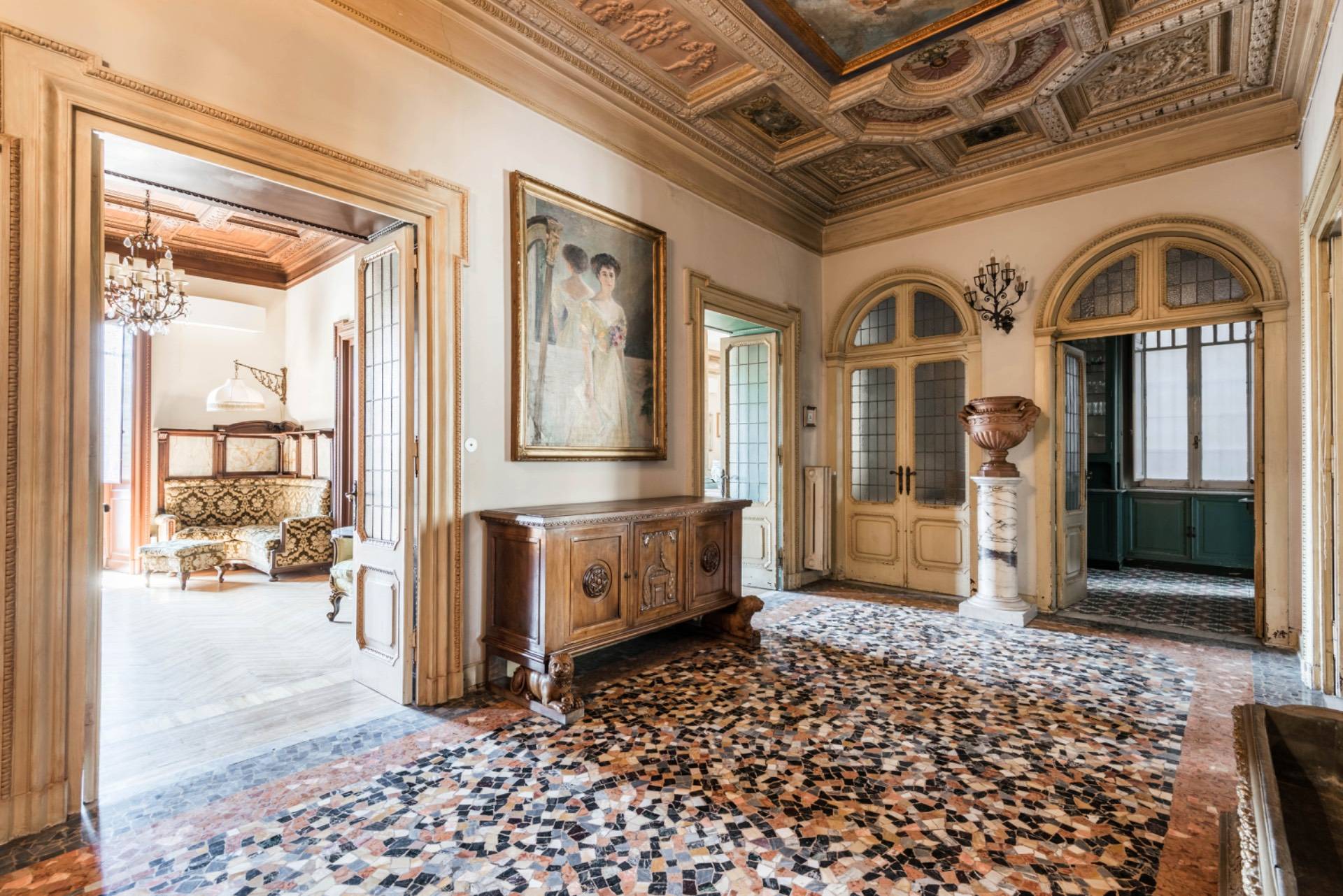 Roma, Roma, 00100, IT, 4 Bedrooms Bedrooms, ,2 BathroomsBathrooms,Residential,For Sale,1989344