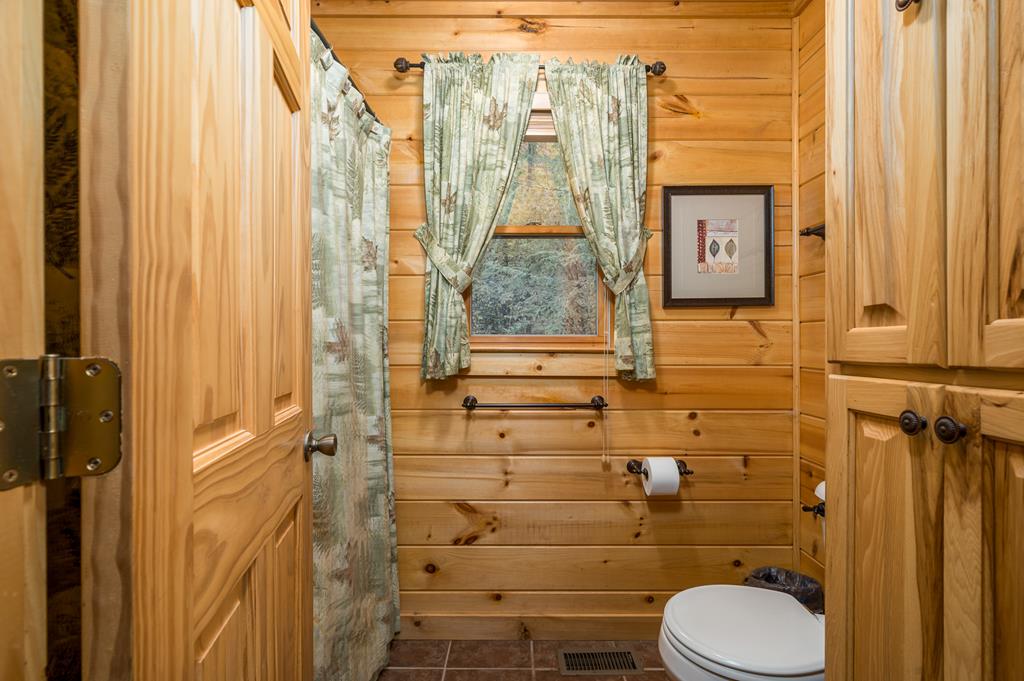 Ellijay, Georgia, 30540, United States, 3 Bedrooms Bedrooms, ,2 BathroomsBathrooms,Residential,For Sale,1972067