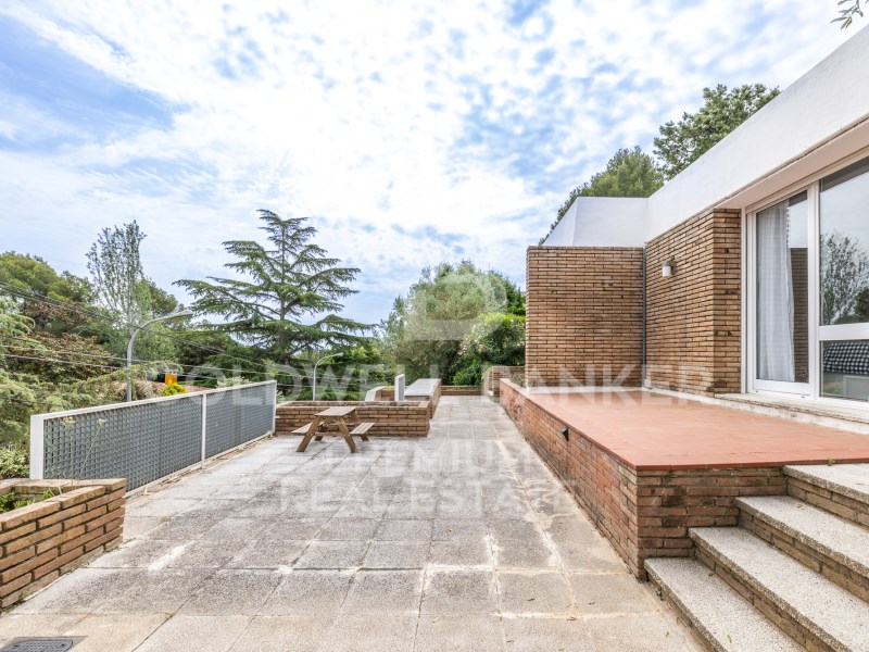 Cerdanyola del Vallès, Catalonia, ES, 4 Bedrooms Bedrooms, ,3 BathroomsBathrooms,Residential,For Sale,1856744