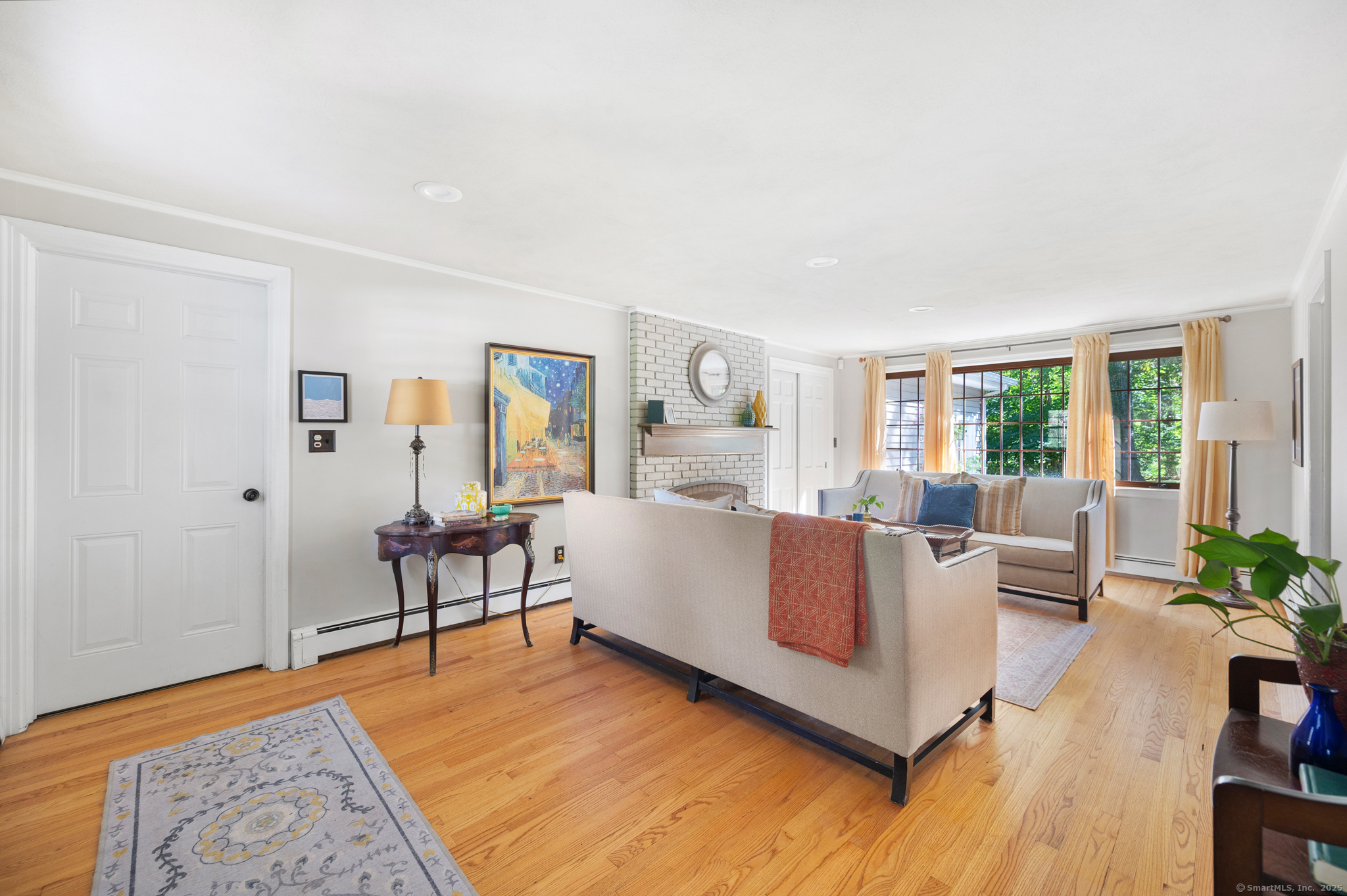 Manchester, Connecticut, 06040, United States, 4 Bedrooms Bedrooms, ,4 BathroomsBathrooms,Residential,For Sale,1988366