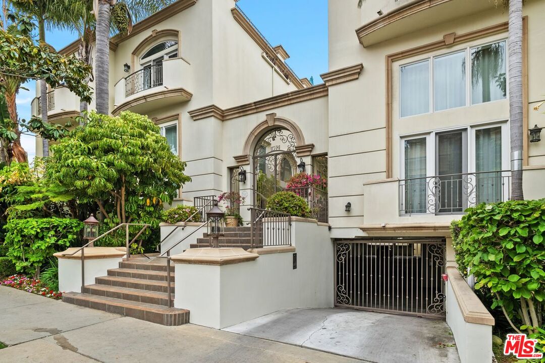 Los Angeles, California, 90049, United States, 4 Bedrooms Bedrooms, ,5 BathroomsBathrooms,Residential,For Sale,1840692