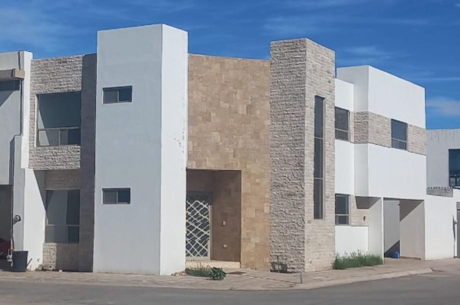 Calle Lobo, Torreón, Coahuila de Zaragoza, 27023, Mexico, 3 Bedrooms Bedrooms, ,3 BathroomsBathrooms,Residential,For Sale,Calle Lobo,1672111