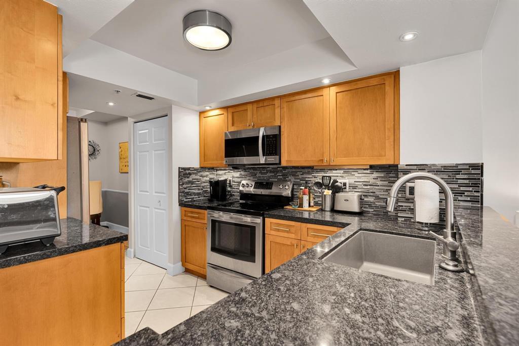 Pompano Beach, Florida, 33062, United States, 2 Bedrooms Bedrooms, ,3 BathroomsBathrooms,Residential,For Sale,2040159