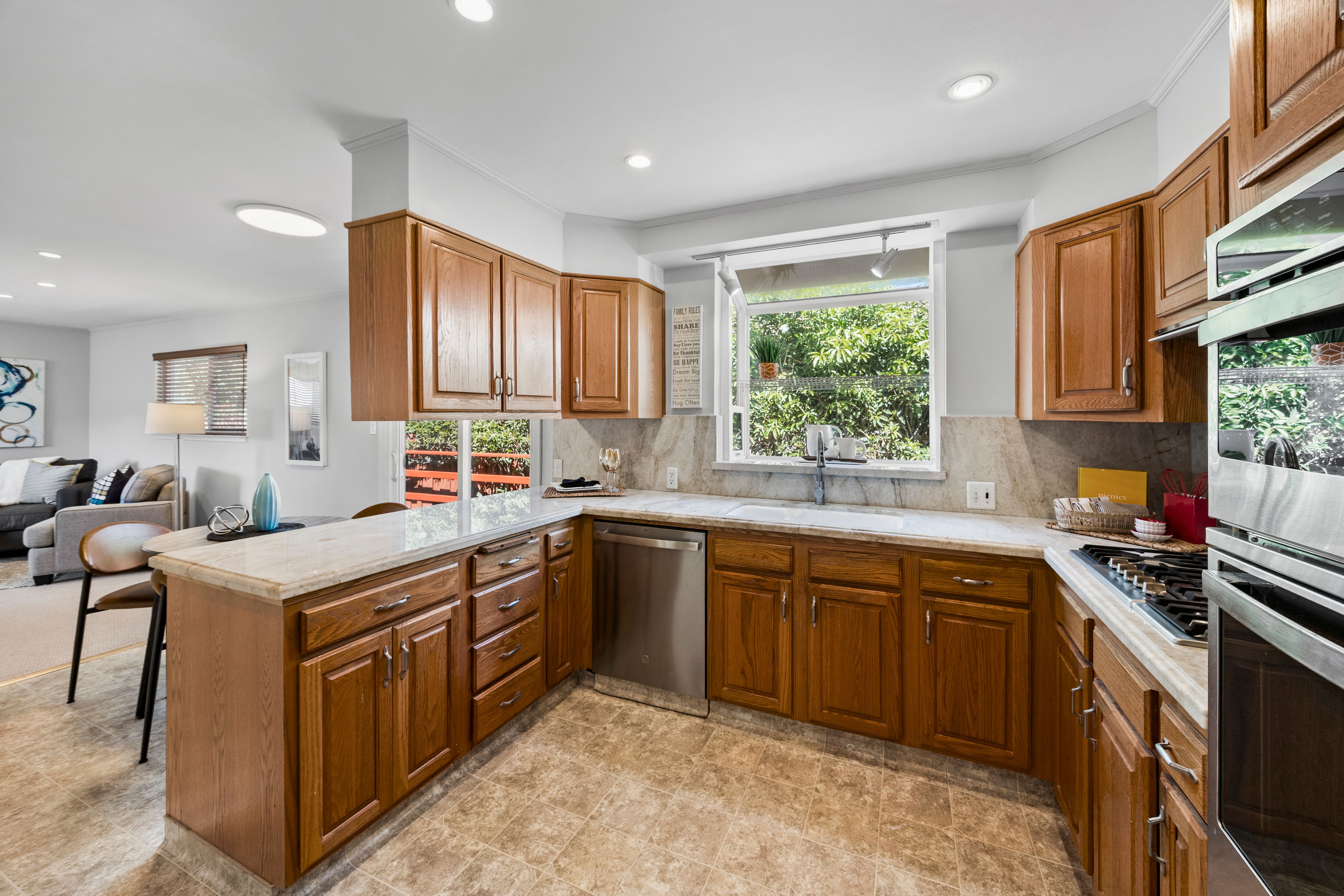  Single Story Rancher in Desirable San Mateo Village - 物件實景