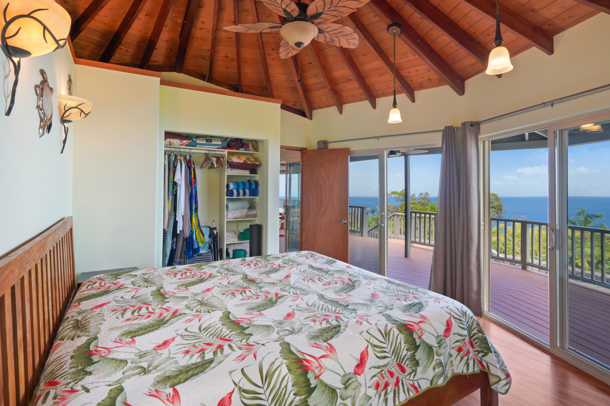 Captain Cook, Hawaii, 96704, United States, 2 Bedrooms Bedrooms, ,2 BathroomsBathrooms,Residential,For Sale,1941620