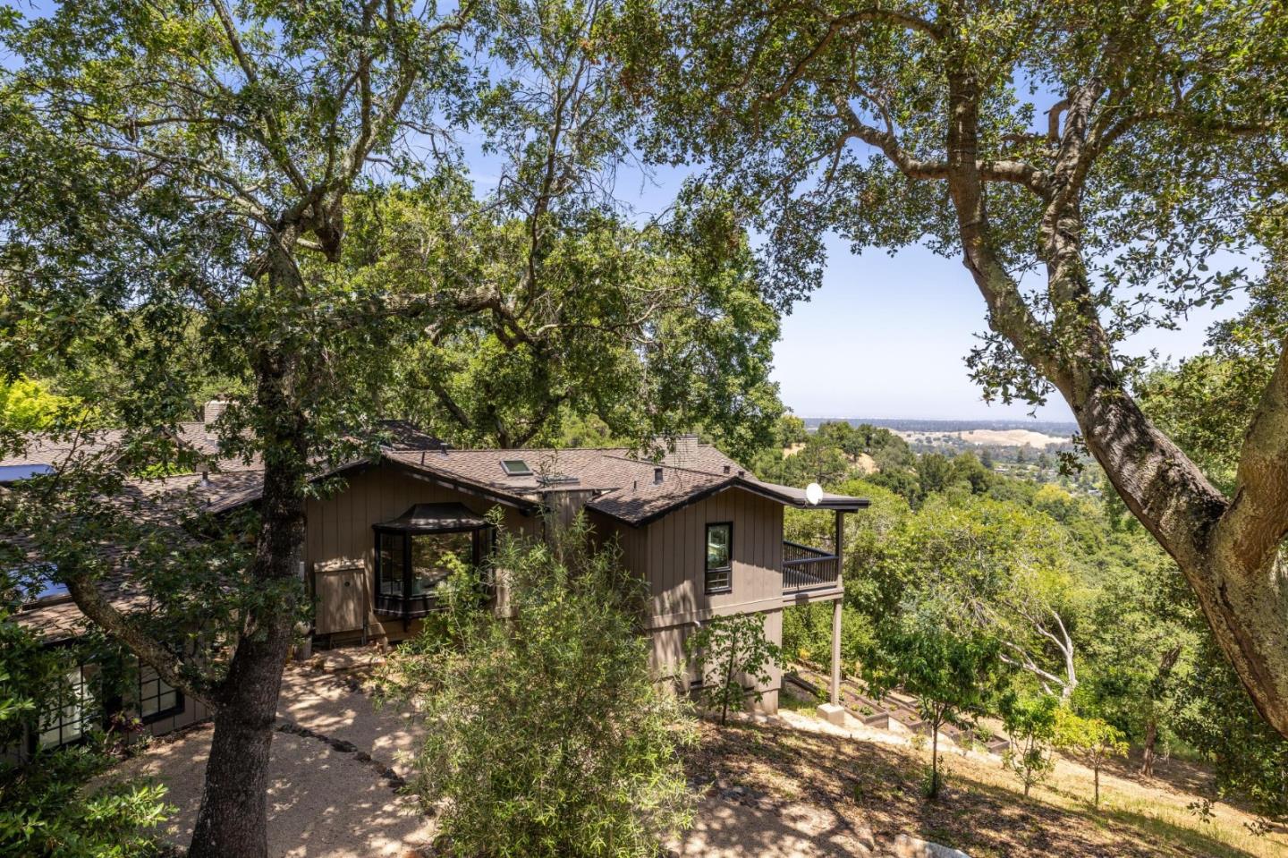 Portola Valley, California, 94028, United States, 6 Bedrooms Bedrooms, ,6 BathroomsBathrooms,Residential,For Sale,1917996