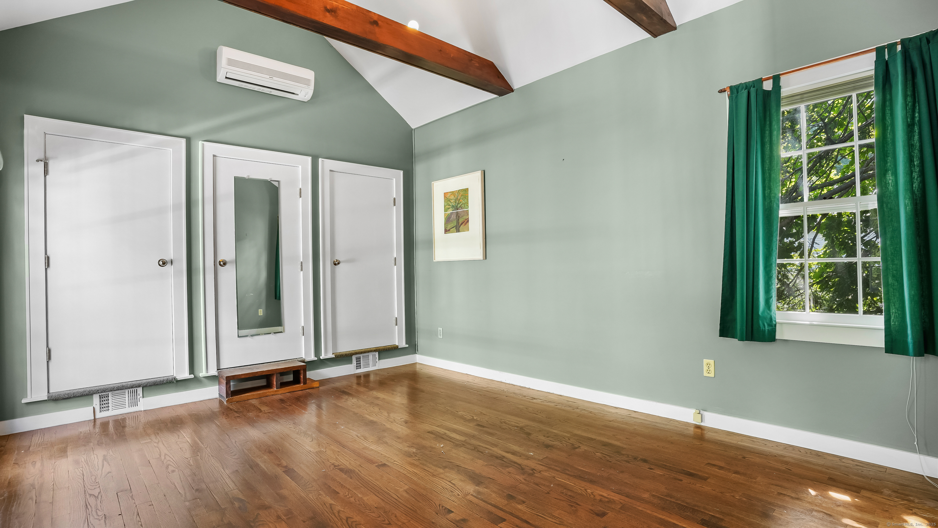 Hamden, Connecticut, 06517, United States, 4 Bedrooms Bedrooms, ,3 BathroomsBathrooms,Residential,For Sale,1917035