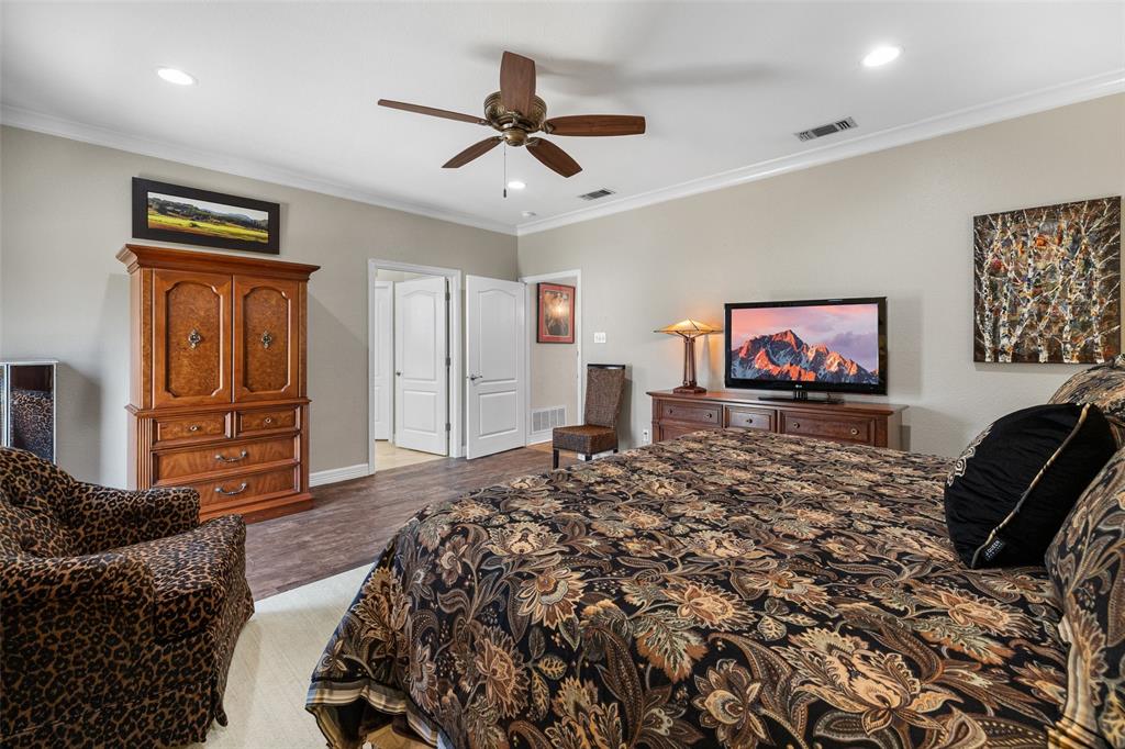 Granbury, Texas, 76049, United States, 4 Bedrooms Bedrooms, ,3 BathroomsBathrooms,Residential,For Sale,2024431