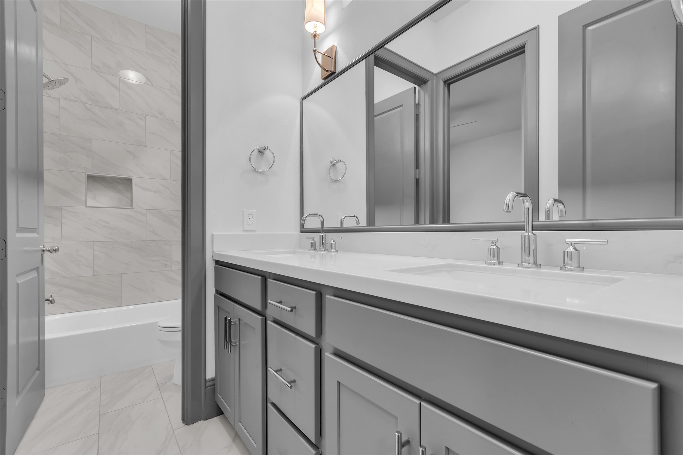 Houston, Texas, 77008, United States, 4 Bedrooms Bedrooms, ,4 BathroomsBathrooms,Residential,For Sale,1989556