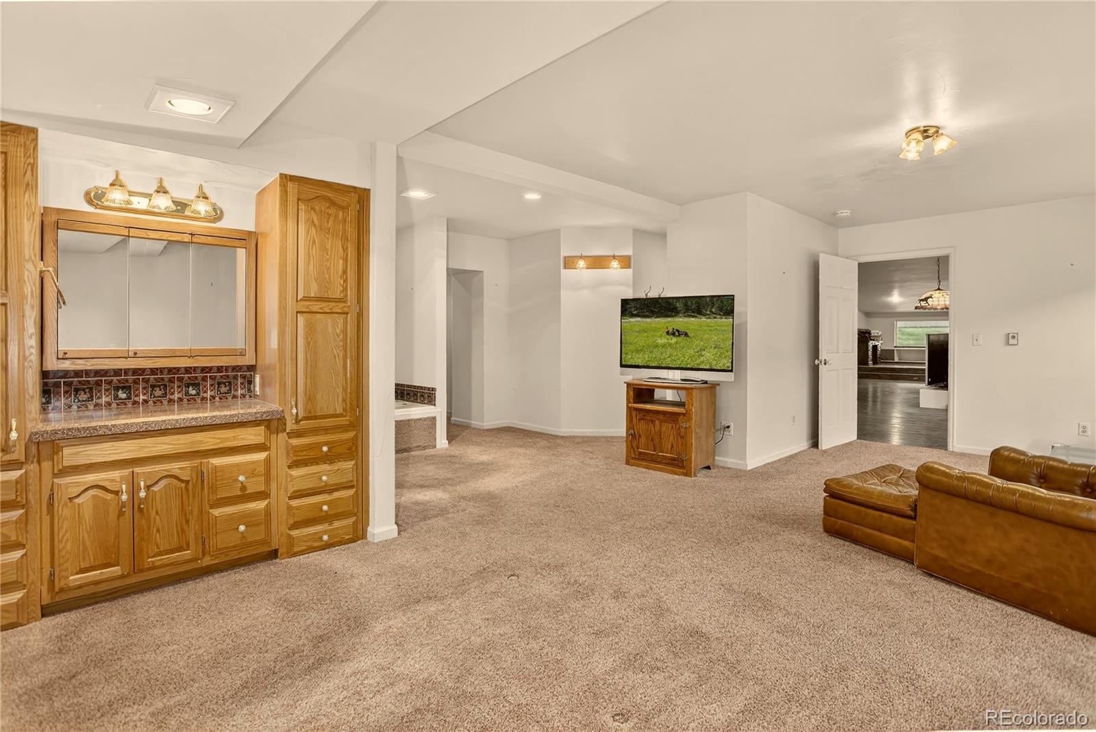 Evergreen, Colorado, 80439, United States, 2 Bedrooms Bedrooms, ,4 BathroomsBathrooms,Residential,For Sale,1951155