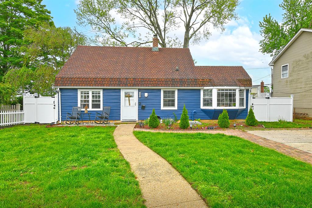 Levittown, New York, 11756, United States, 4 Bedrooms Bedrooms, ,1 BathroomBathrooms,Residential,For Sale,1984433