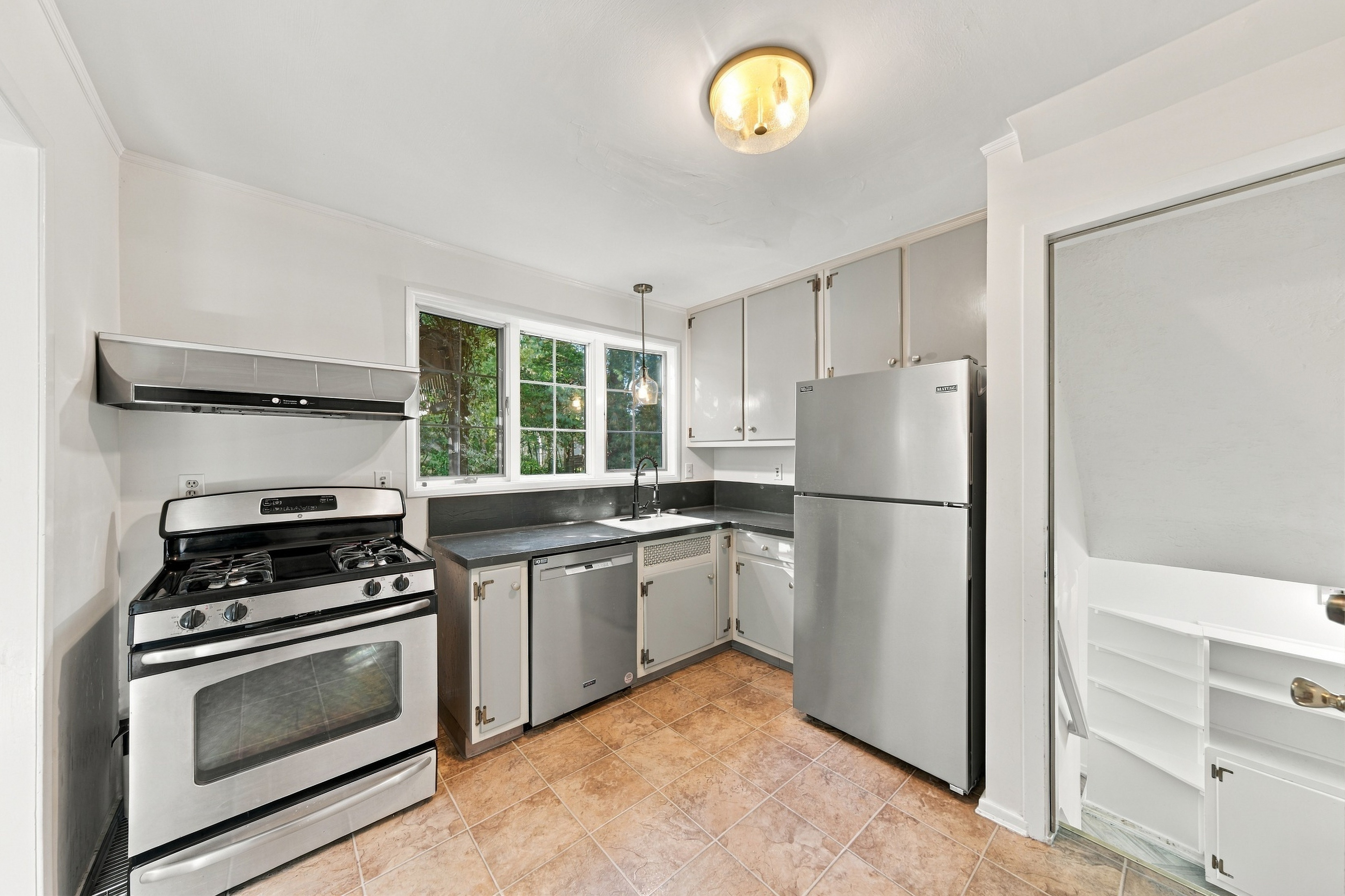  21 Revere Road, Port Washington, NY, 11050 - 物件實景