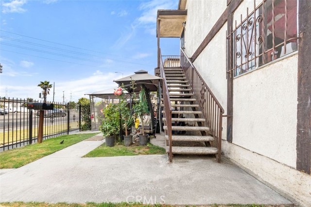 Los Angeles, California, 90002, United States, 3 Bedrooms Bedrooms, ,Residential,For Sale,1944893