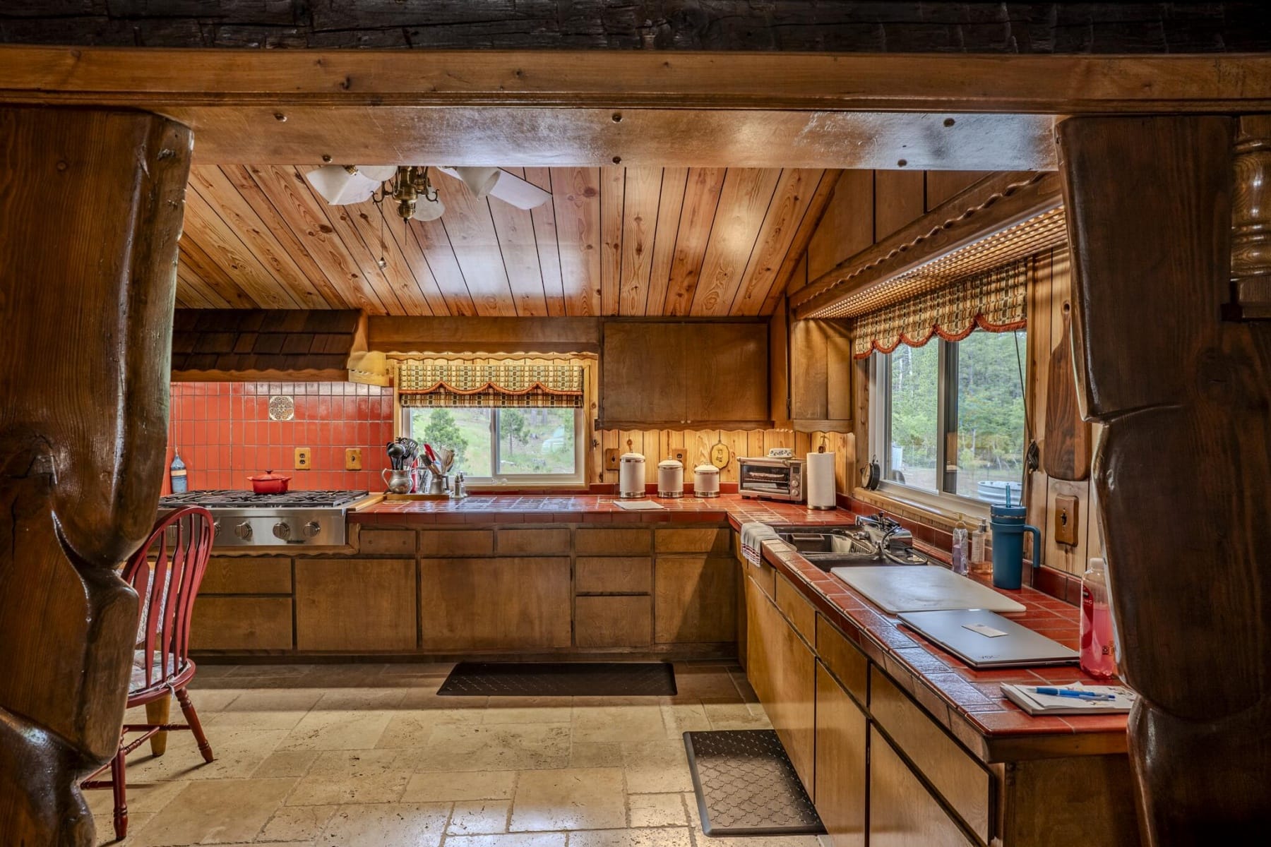  1969 Colestin Road Ashland, OR 97520 - 物件實景