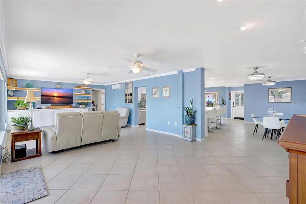 Bradenton, Florida, 34210, United States, 3 Bedrooms Bedrooms, ,3 BathroomsBathrooms,Residential,For Sale,1895487