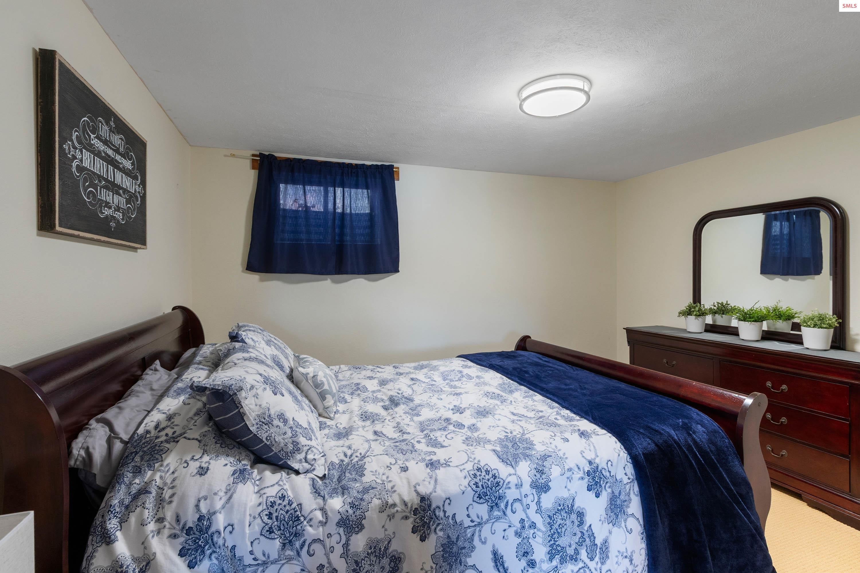 Sagle, Idaho, 83860, United States, 4 Bedrooms Bedrooms, ,2 BathroomsBathrooms,Residential,For Sale,2022483