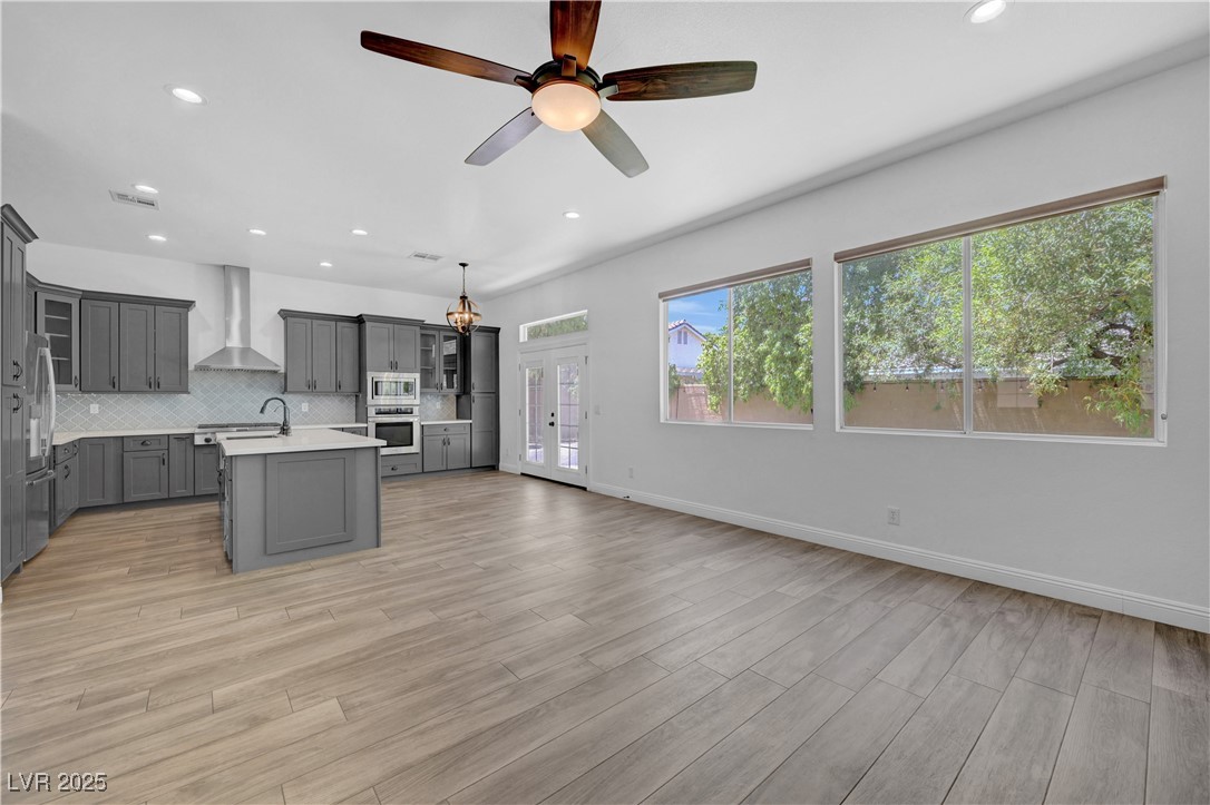 Henderson, Nevada, 89052, United States, 5 Bedrooms Bedrooms, ,2 BathroomsBathrooms,Residential,For Sale,1897207