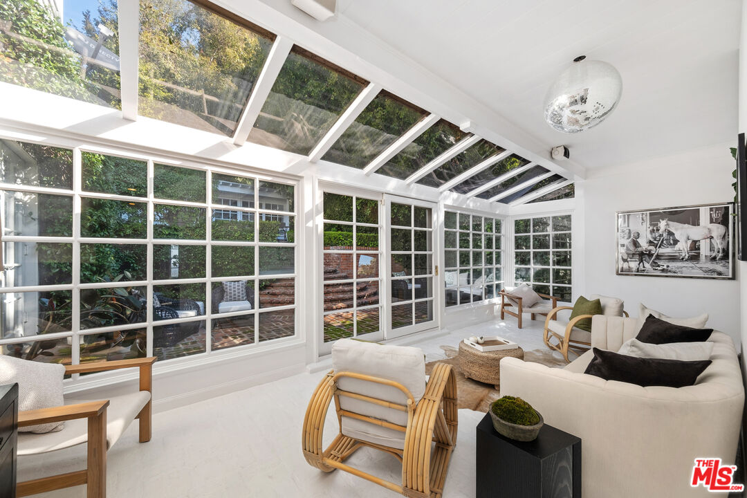 Los Angeles, California, 90069, United States, 4 Bedrooms Bedrooms, ,2 BathroomsBathrooms,Residential,For Sale,1700120