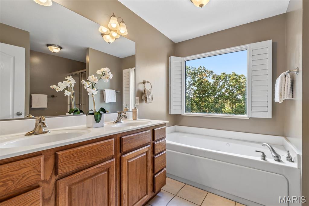 Festus, Missouri, 63028, United States, 4 Bedrooms Bedrooms, ,4 BathroomsBathrooms,Residential,For Sale,1954677