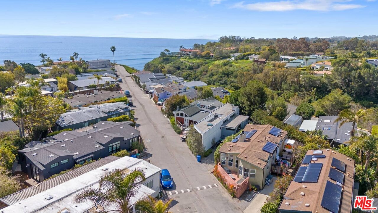 Malibu, California, 90265, United States, 3 Bedrooms Bedrooms, ,2 BathroomsBathrooms,Residential,For Sale,1795303