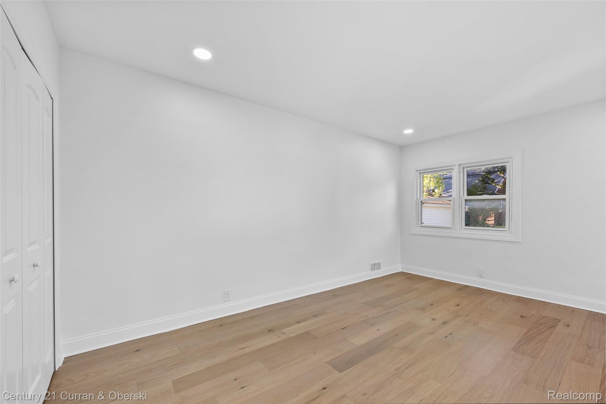 Dearborn, Michigan, 48124, United States, 4 Bedrooms Bedrooms, ,3 BathroomsBathrooms,Residential,For Sale,1979492