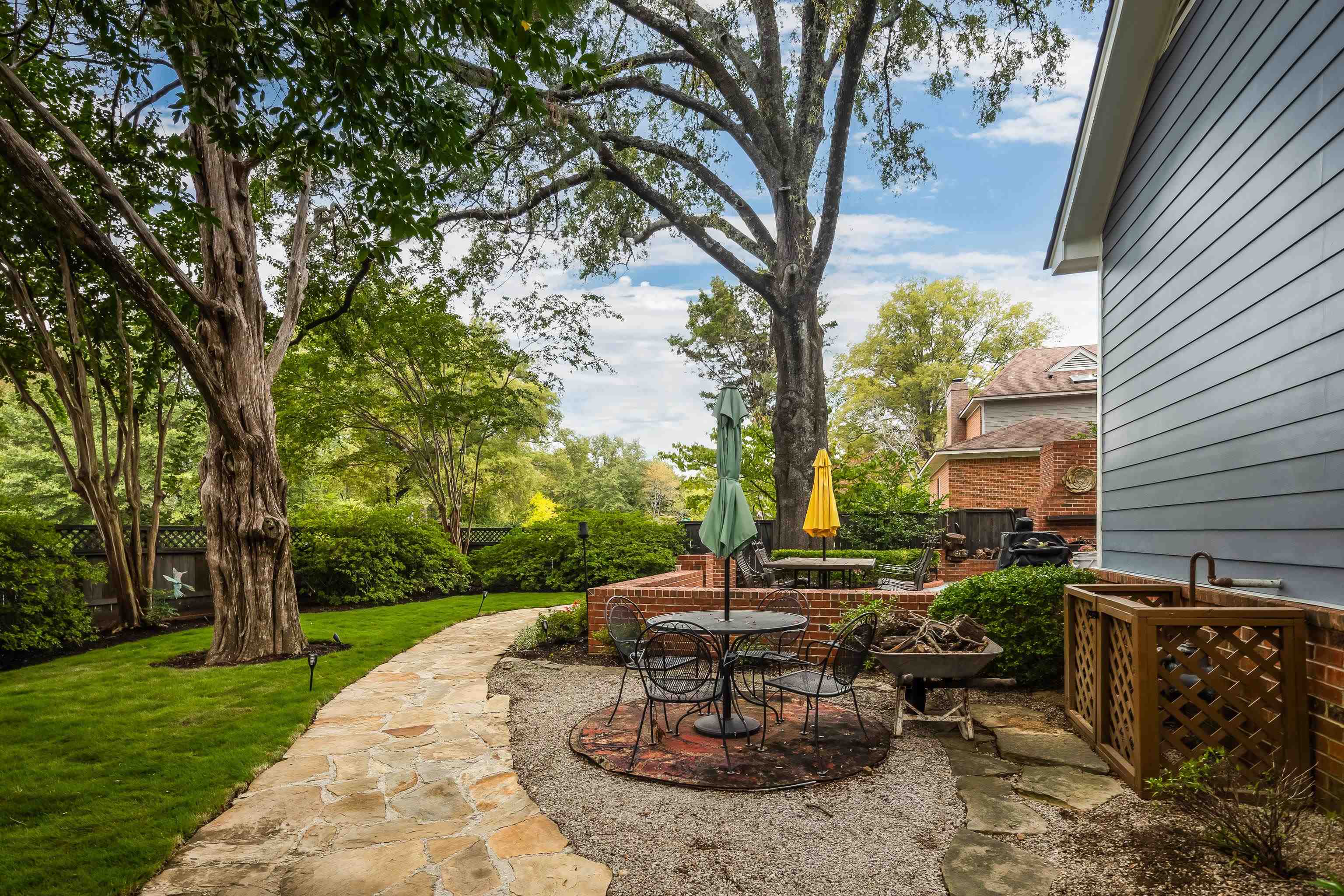 Memphis, Tennessee, 38117, United States, 4 Bedrooms Bedrooms, ,3 BathroomsBathrooms,Residential,For Sale,1972441