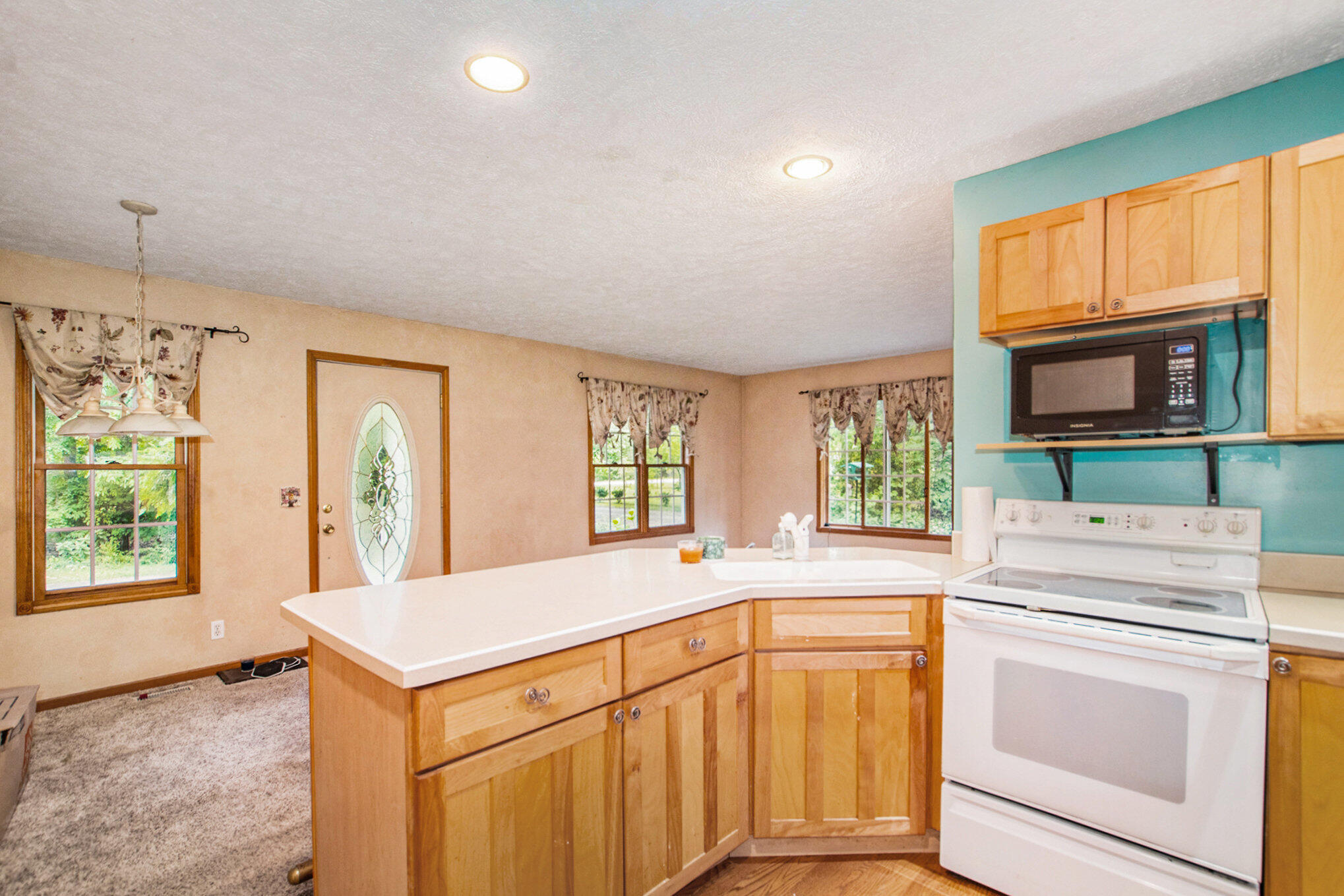 Grand Haven, Michigan, 49417, United States, 5 Bedrooms Bedrooms, ,5 BathroomsBathrooms,Residential,For Sale,1940332