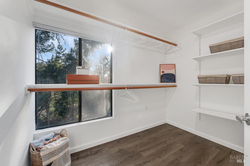 Sebastopol, California, 95472, United States, 3 Bedrooms Bedrooms, ,3 BathroomsBathrooms,Residential,For Sale,1938553