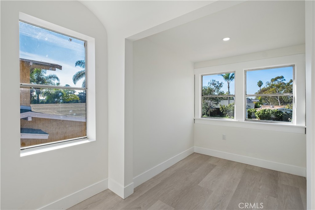 Los Angeles, California, 90018, United States, 6 Bedrooms Bedrooms, ,1 BathroomBathrooms,Residential,For Sale,2001220