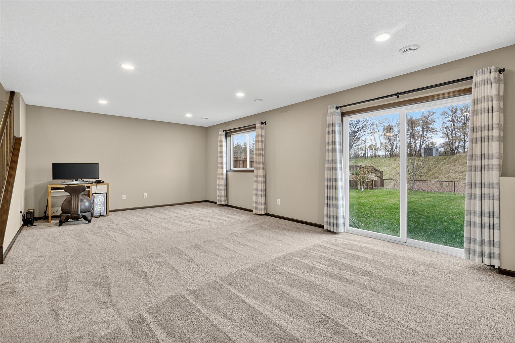 Rosemount, Minnesota, 55068, United States, 5 Bedrooms Bedrooms, ,3 BathroomsBathrooms,Residential,For Sale,1993555