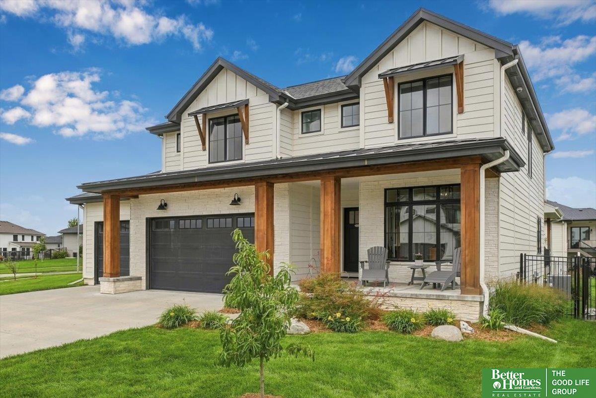 Locust St, Elkhorn, NE 68022