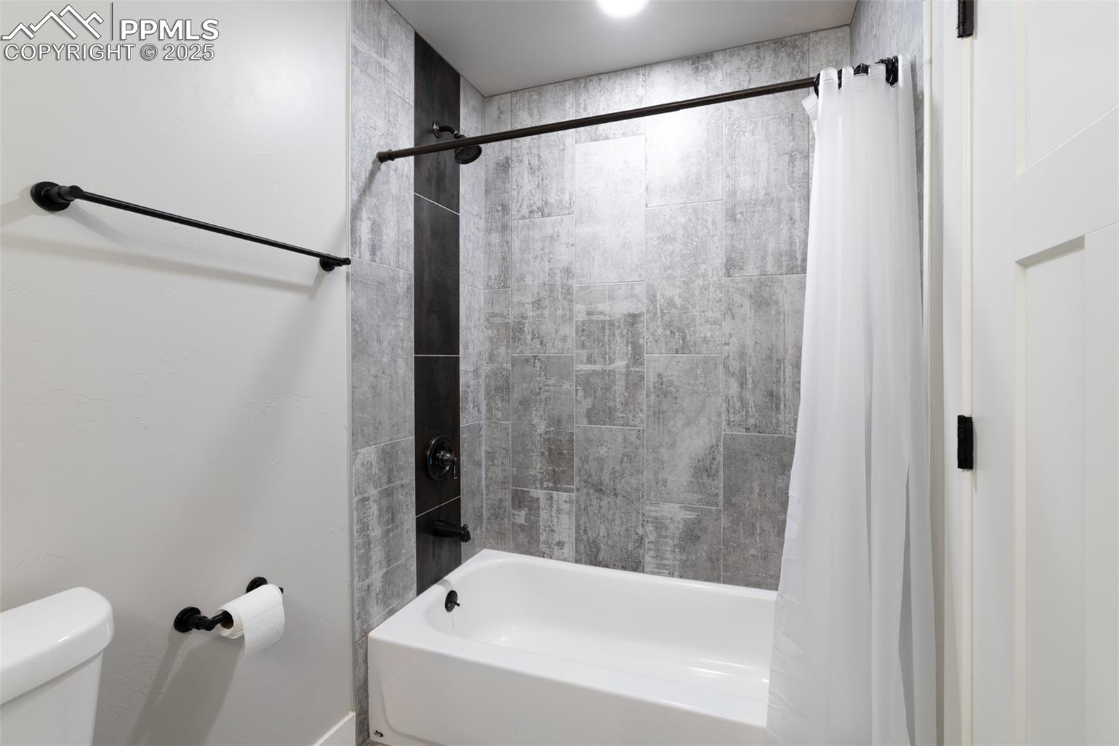 Monument, Colorado, 80132, United States, 4 Bedrooms Bedrooms, ,3 BathroomsBathrooms,Residential,For Sale,1930113