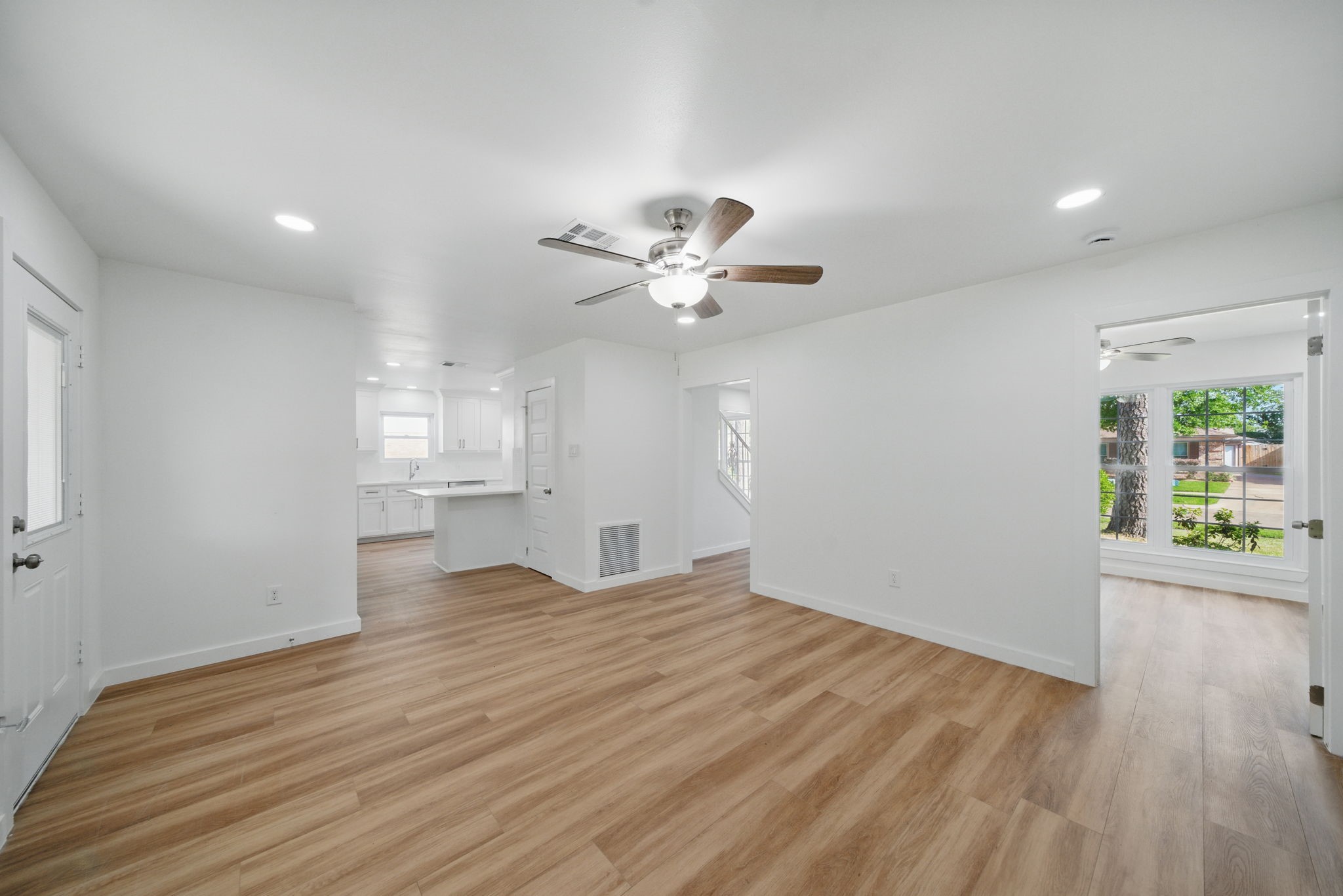  9711 Derrik Drive - 物件實景