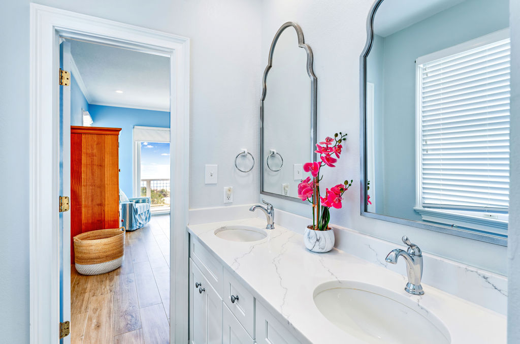 St George Island, Florida, 32328, United States, 5 Bedrooms Bedrooms, ,5 BathroomsBathrooms,Residential,For Sale,1978441