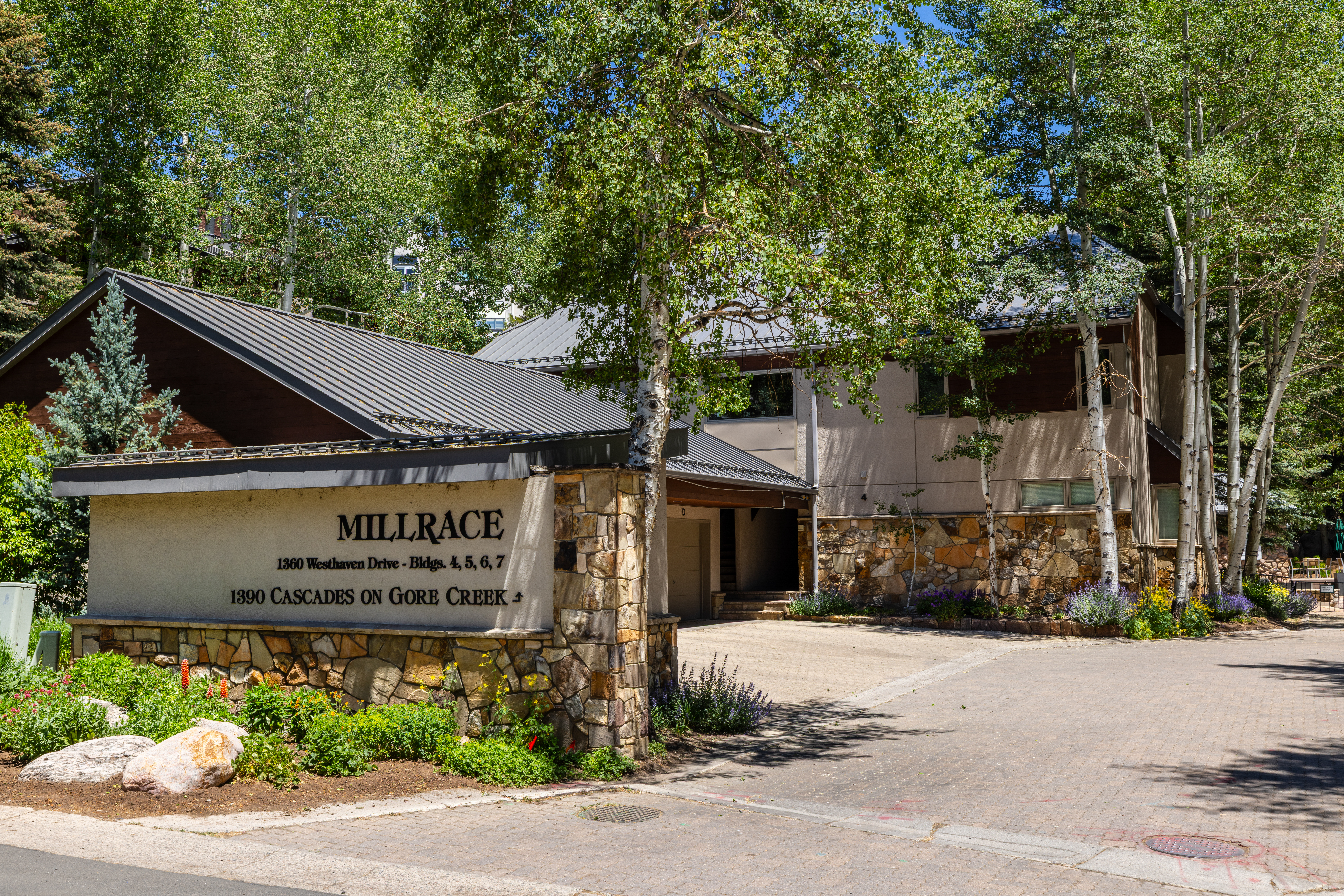  The Ultimate Alpine Retreat: Privacy Meets Convenience in Cascade Village - 物件實景